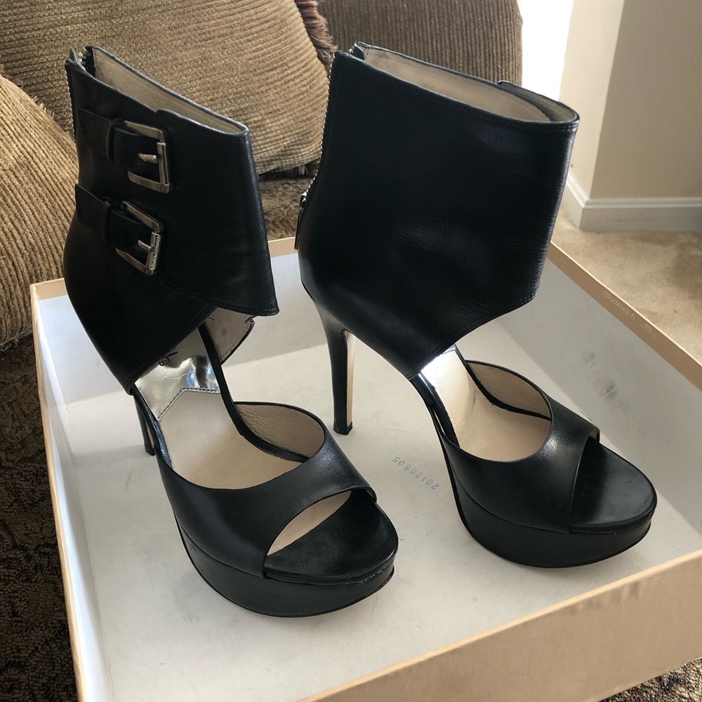 Micheal Kors - Black Calf Boots. - Picture 4 of 7